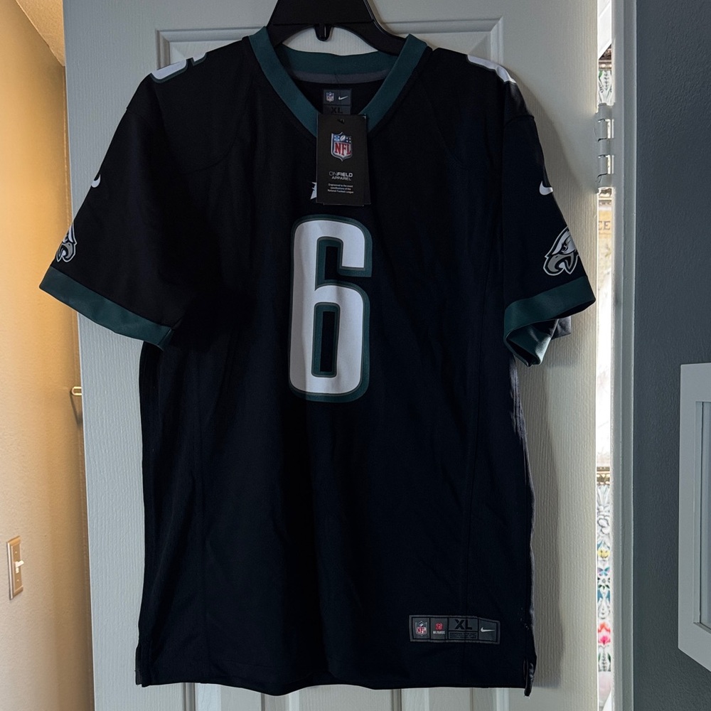 Youth XL Davonta Smith Eagles Jersey